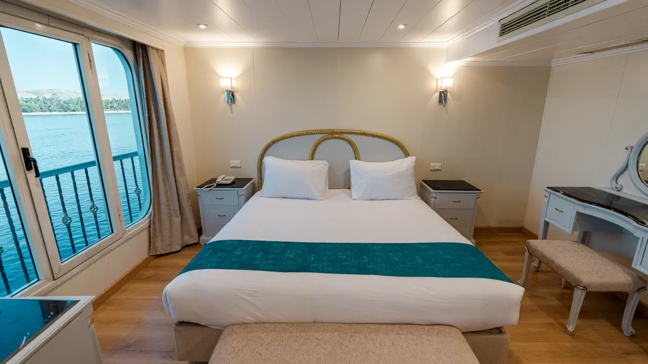 رحلة الباخرة نايل كويست